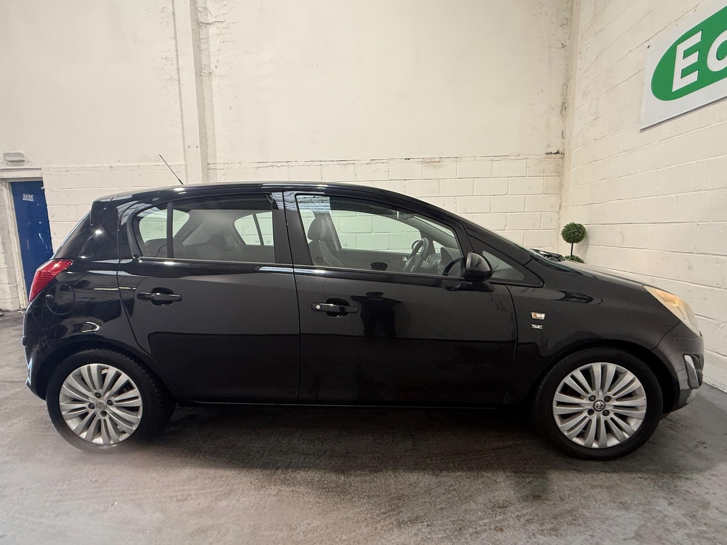 Used Vauxhall Corsa 2011 for sale - 76994428: Photo 10