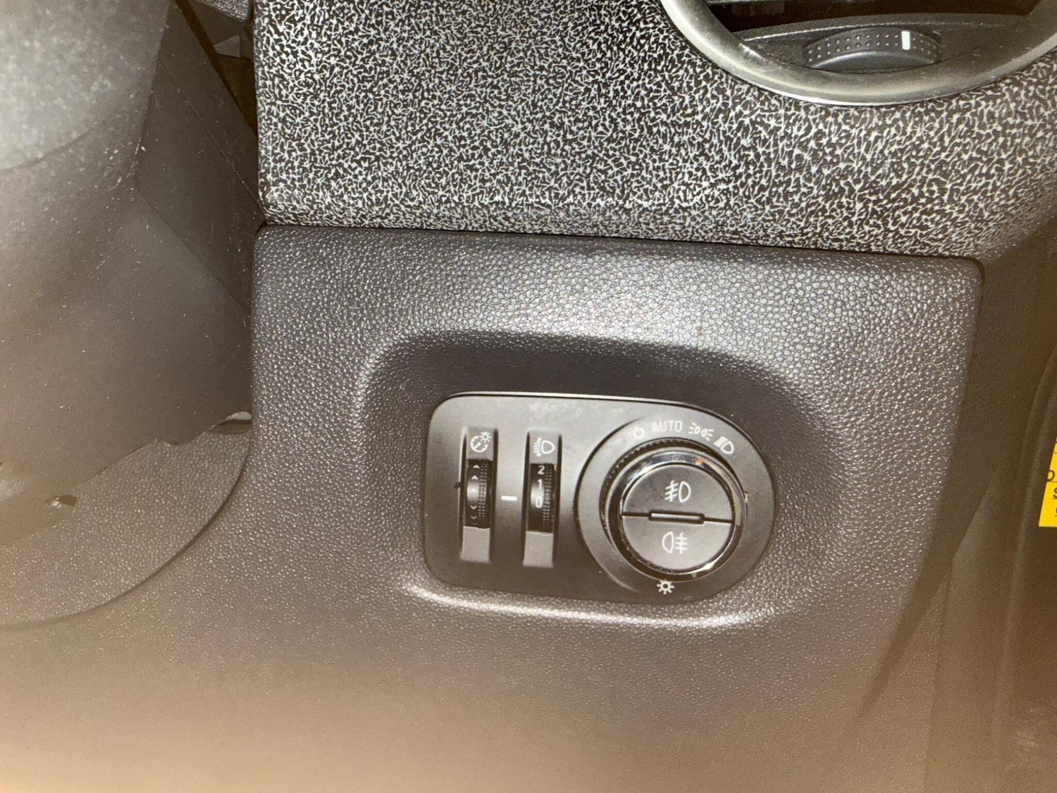 Used Vauxhall Corsa 2011 for sale - 76994428: Photo 25