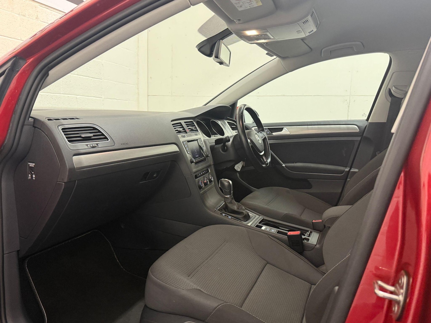 Used Volkswagen Golf 2015 for sale - 76013530: Photo 42