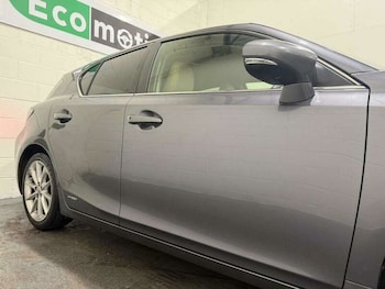 Used Lexus CT 2013 for sale - 78541847: Photo
