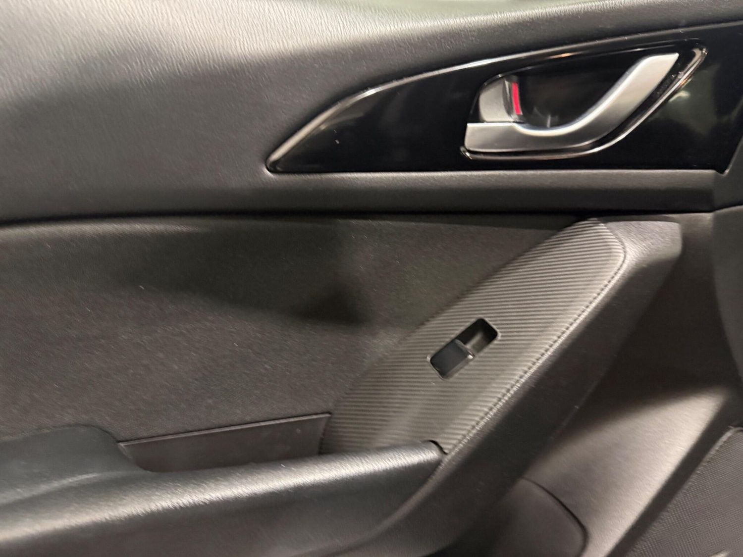 Used Mazda Mazda3 for sale - 77598136: Photo 46