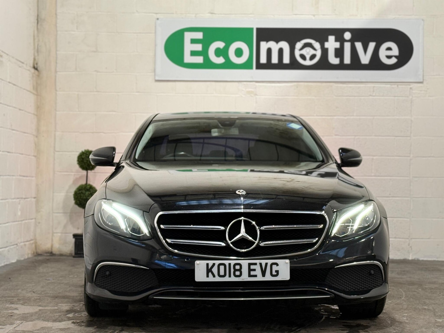Used Mercedes-Benz E Class for sale - 77020838: Photo 2