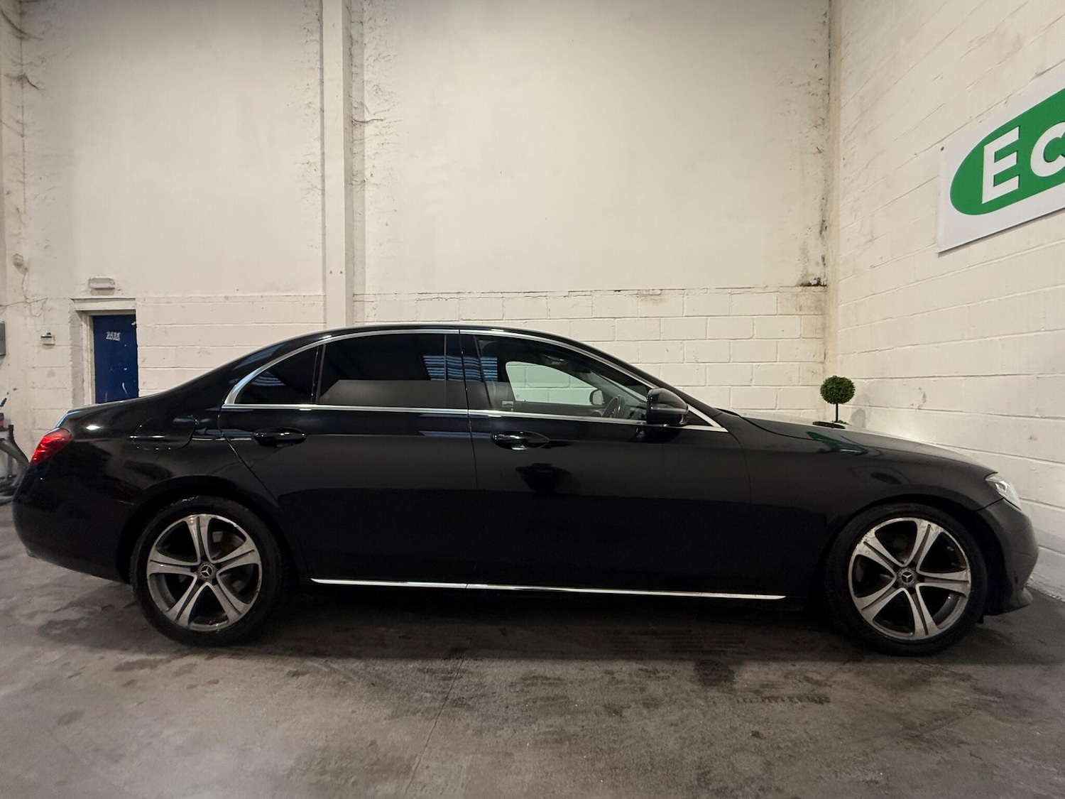 Used Mercedes-Benz E Class for sale - 77020838: Photo 9