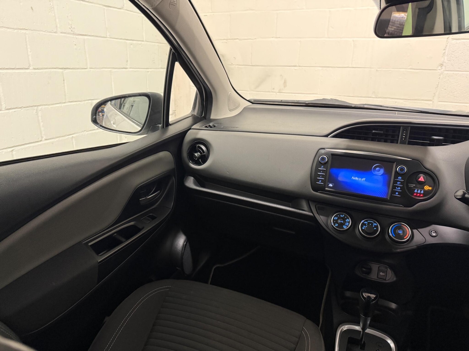 Used Toyota Yaris 2018 for sale - 76899461: Photo 18