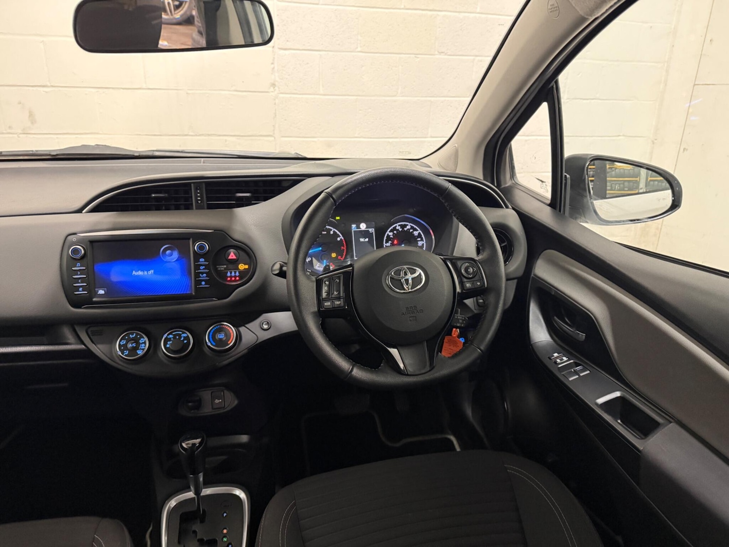 Used Toyota Yaris 2018 for sale - 76899461: Photo 19