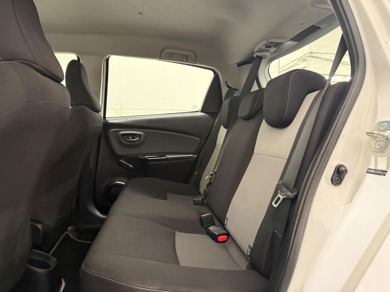 Used Toyota Yaris 2018 for sale - 76899461: Photo 27