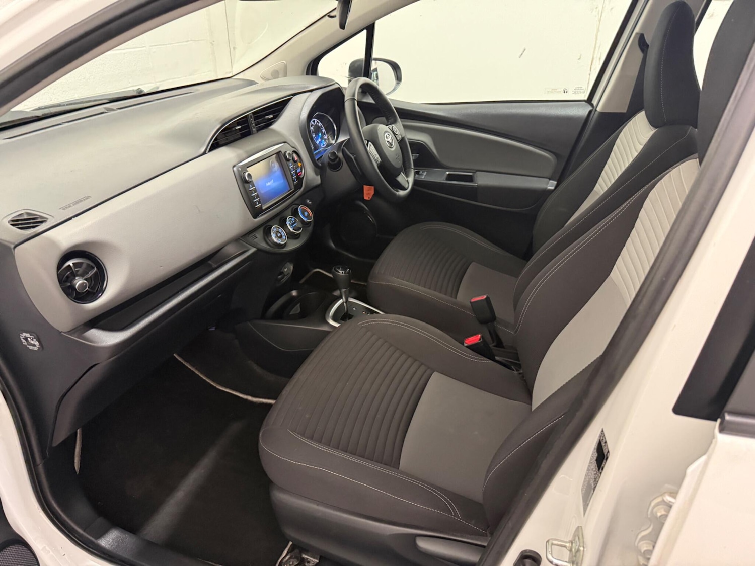 Used Toyota Yaris 2018 for sale - 76899461: Photo 41