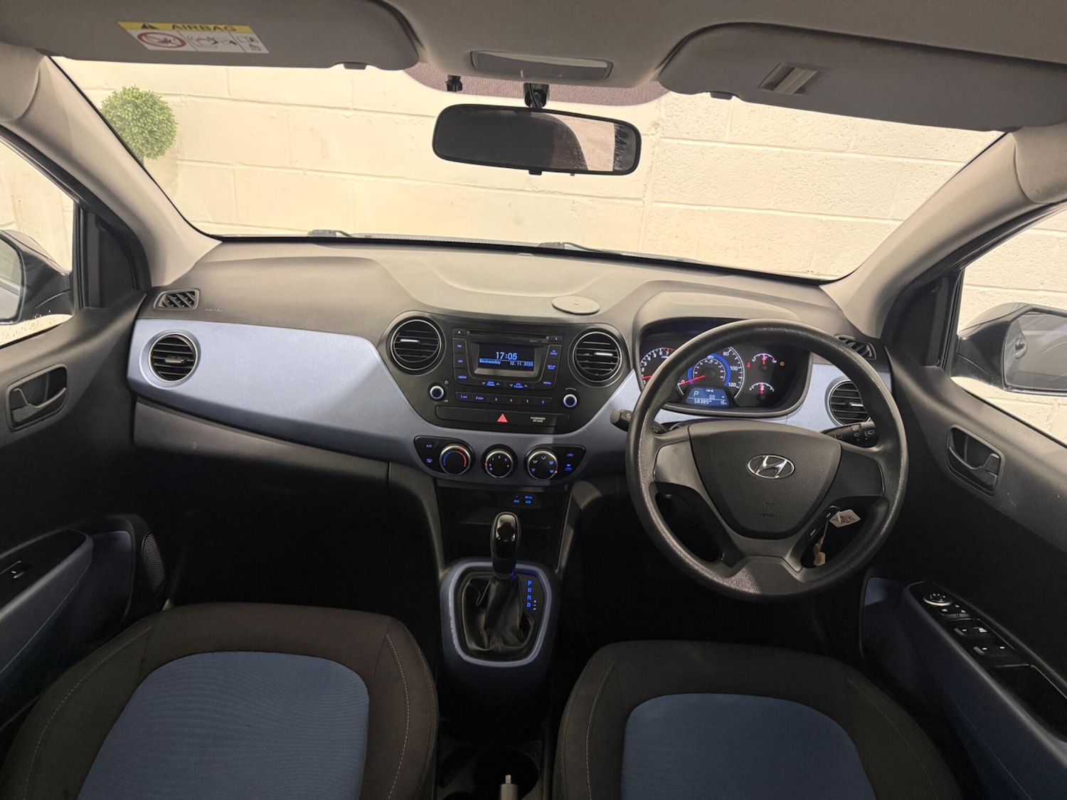 Used Hyundai i10 2015 for sale - 76689690: Photo 15