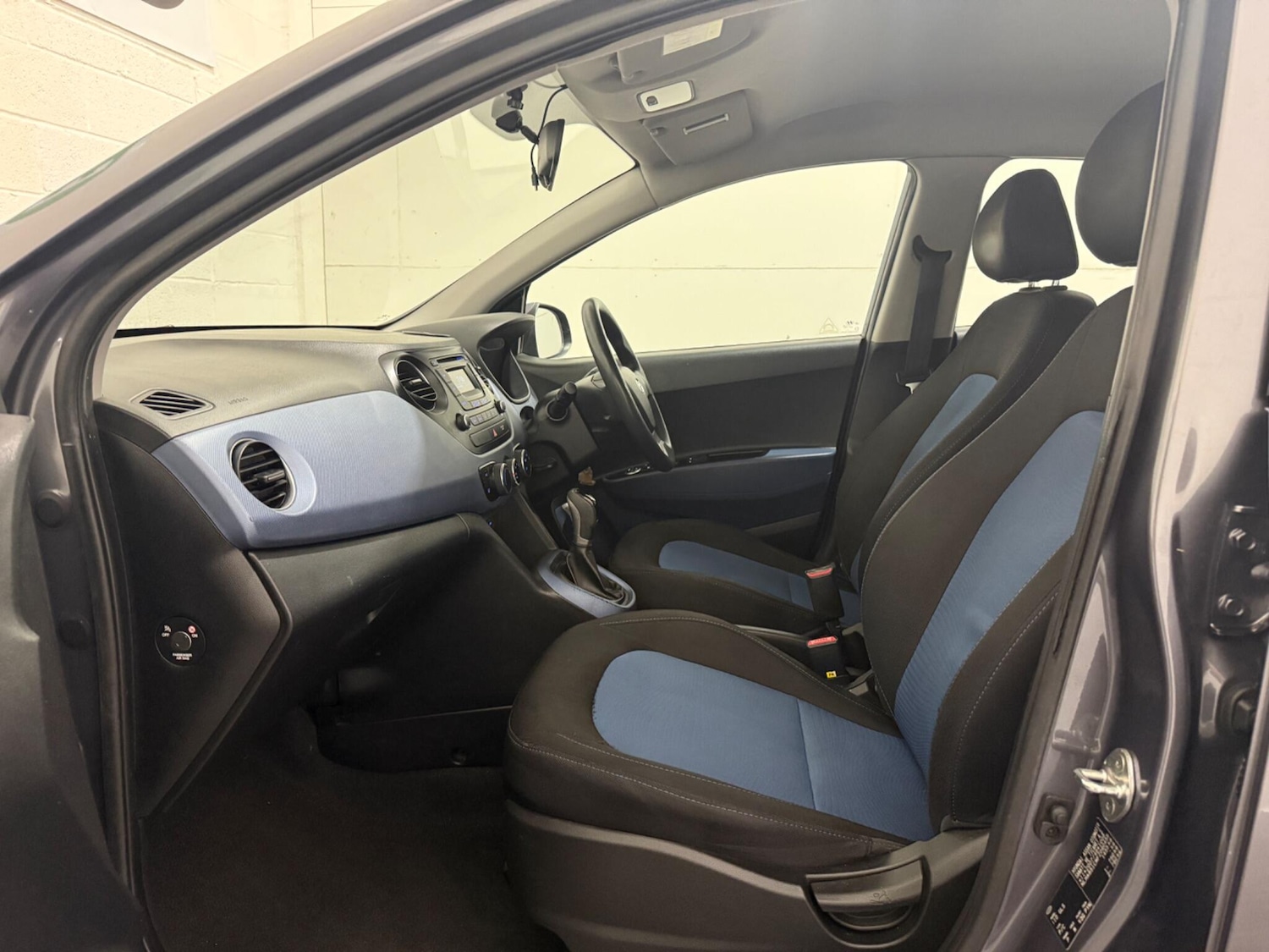 Used Hyundai i10 2015 for sale - 76689690: Photo 33