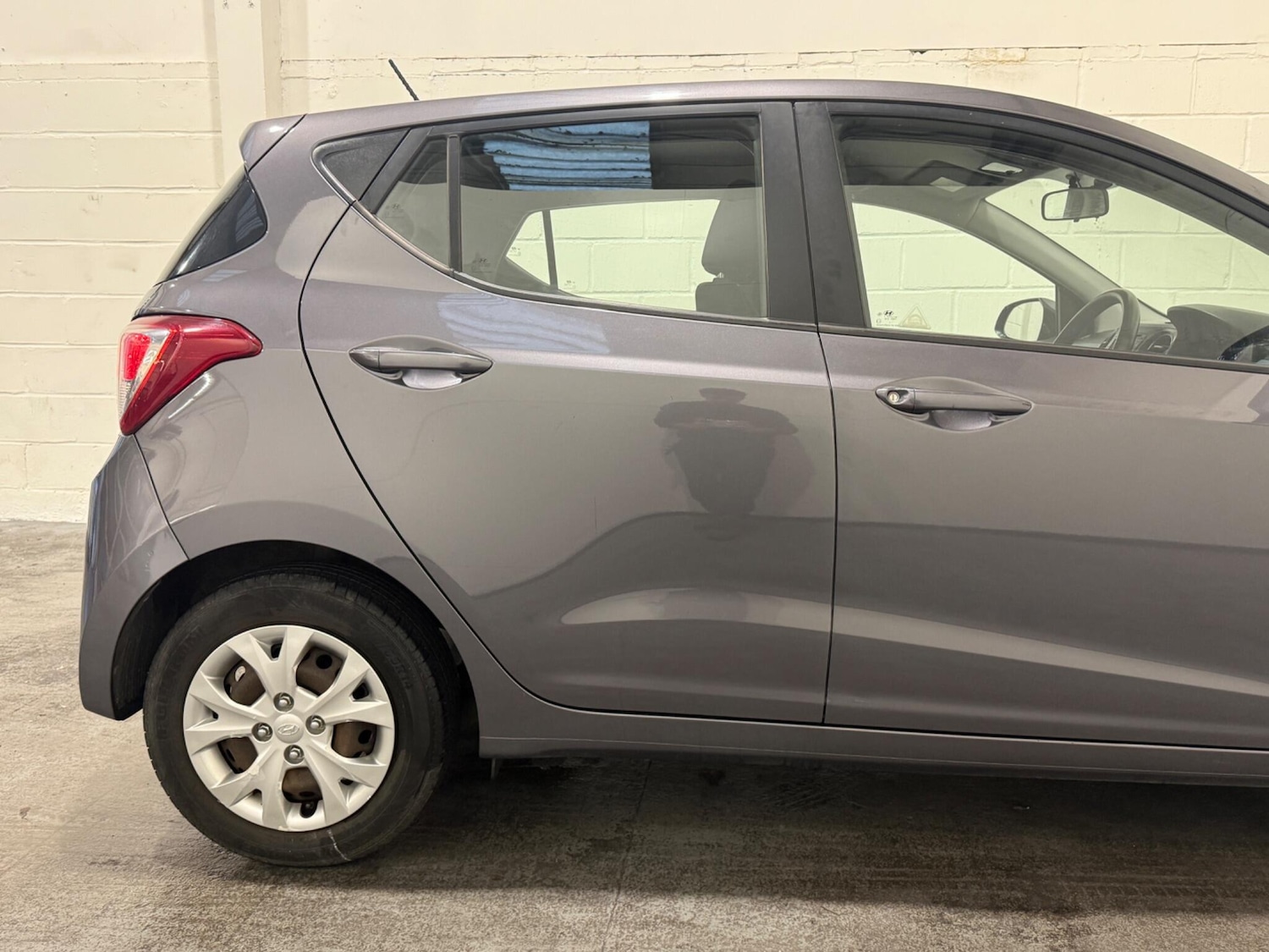 Used Hyundai i10 2015 for sale - 76689690: Photo 44