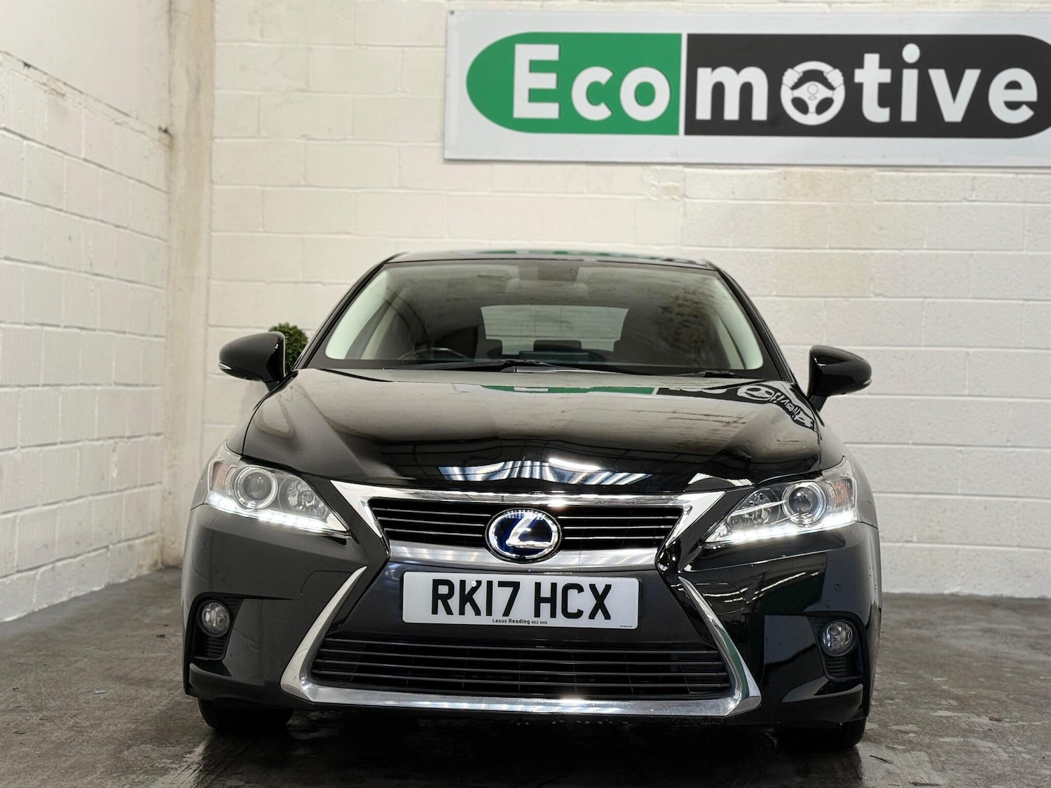 Used Lexus CT 2017 for sale - 76527710: Photo 2