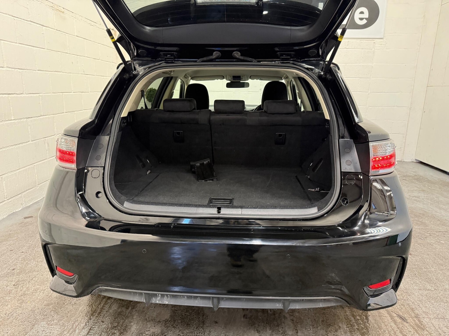 Used Lexus CT 2017 for sale - 76527710: Photo 30