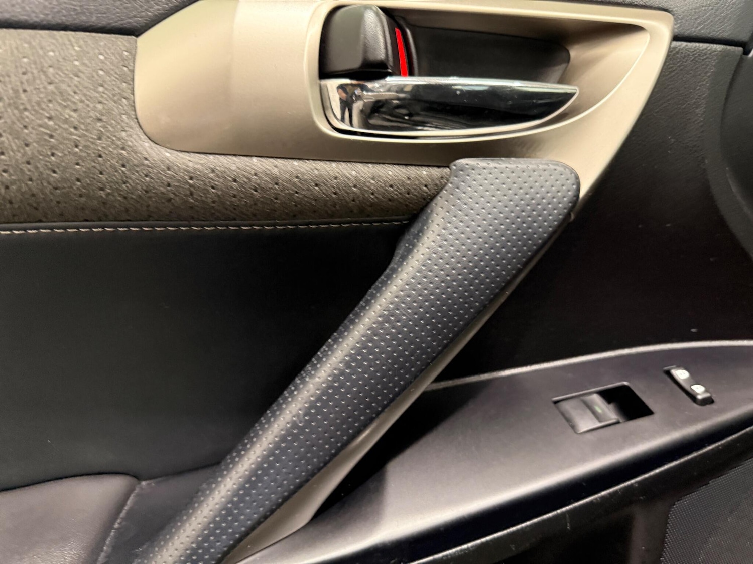 Used Lexus CT 2017 for sale - 76527710: Photo 47