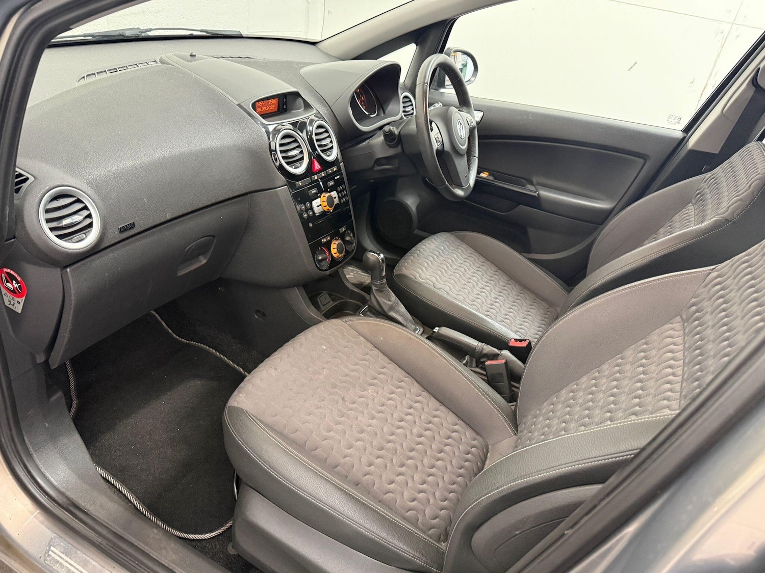 Used Vauxhall Corsa 2013 for sale - 75741789: Photo 44