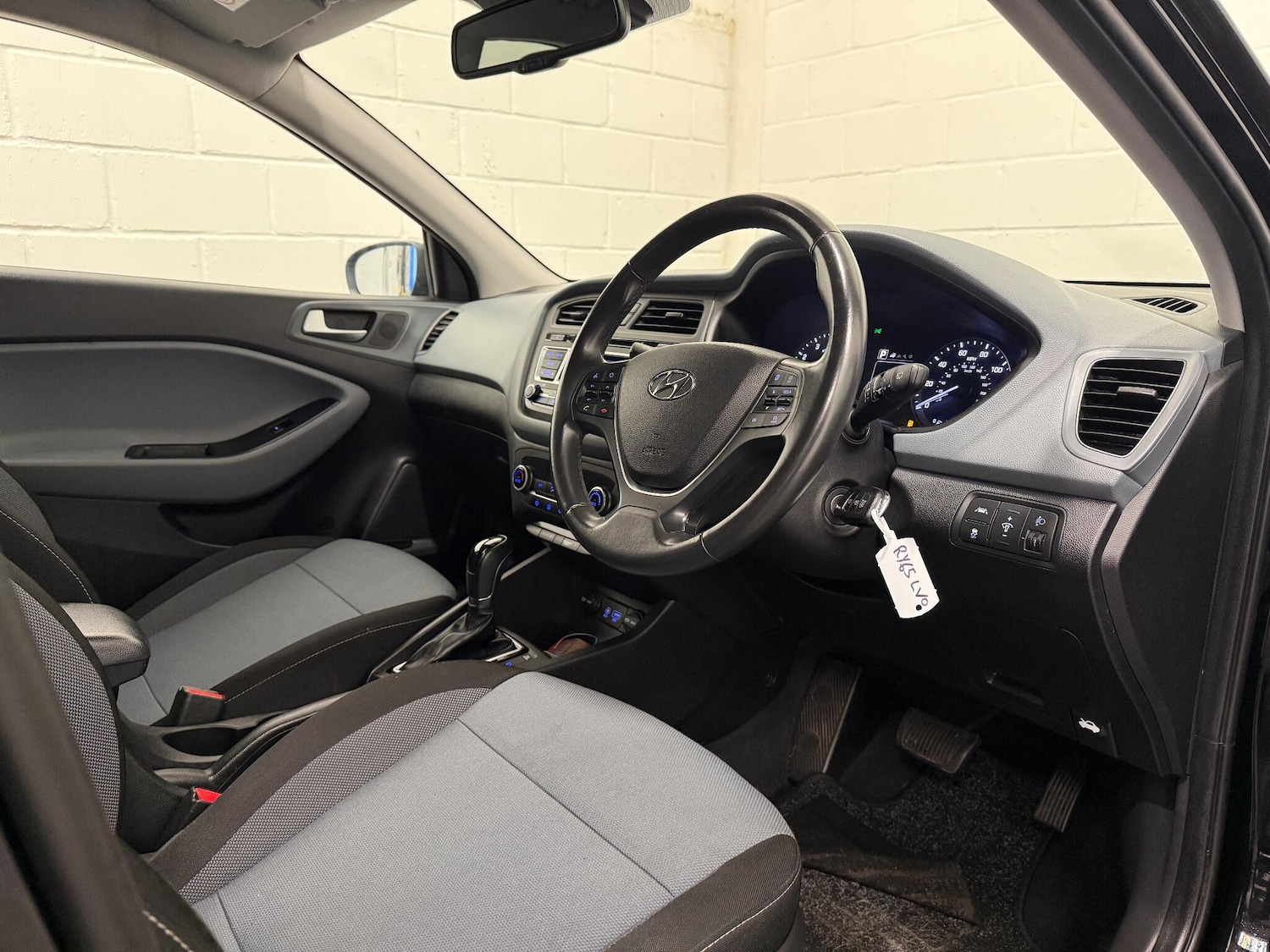 Used Hyundai i20 2016 for sale - 76380487: Photo 14