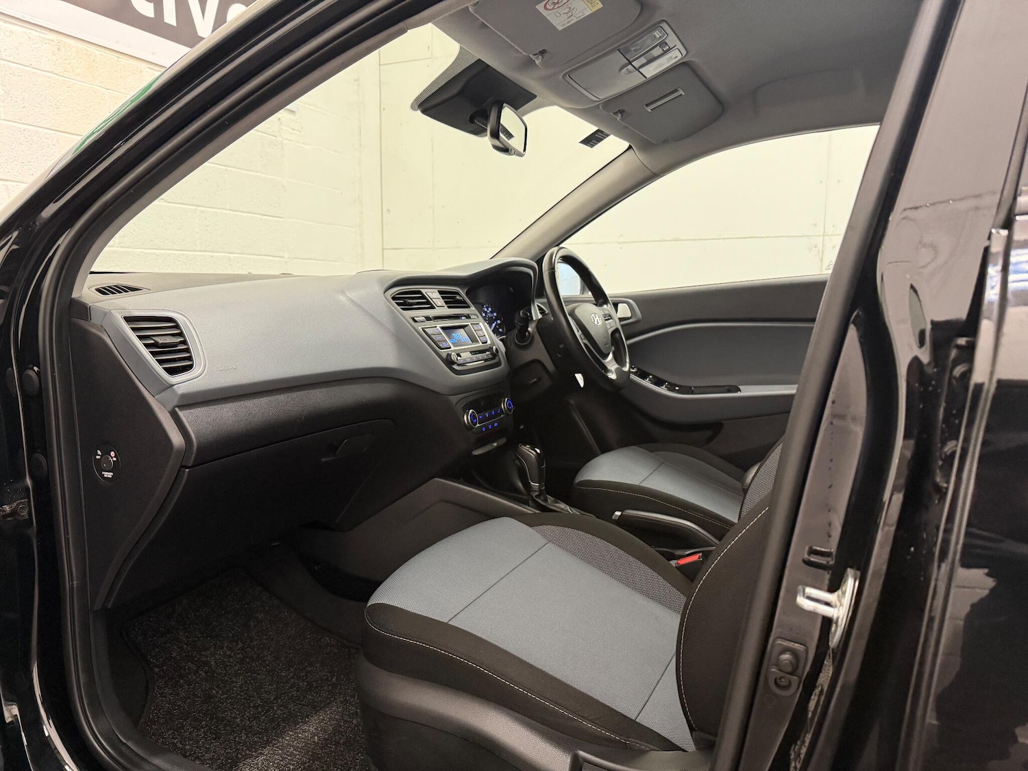 Used Hyundai i20 2016 for sale - 76380487: Photo 34