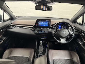 Used Toyota C-HR 2017 for sale - 79001206: Photo