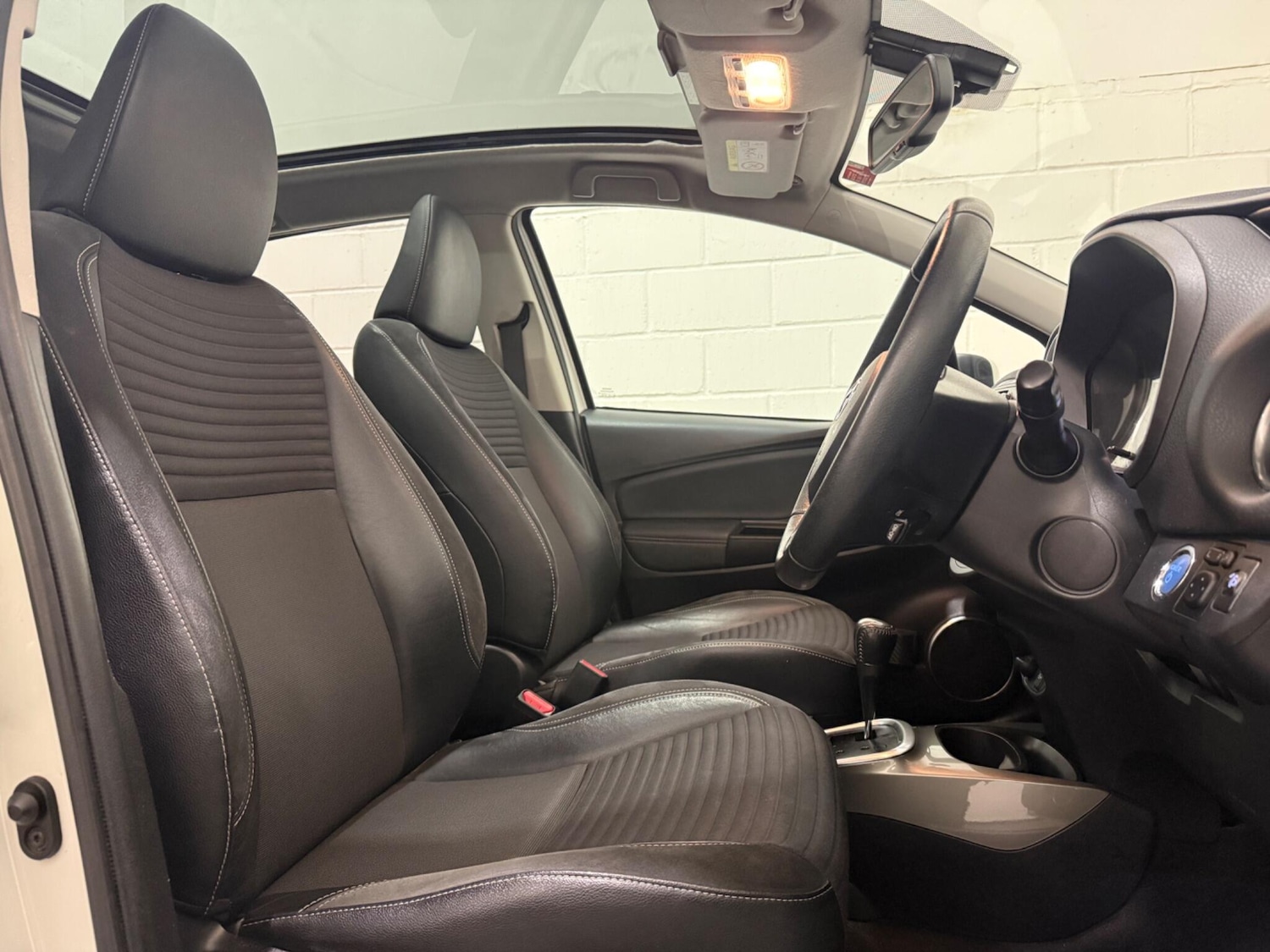 Used Toyota Yaris 2014 for sale - 77320191: Photo 19