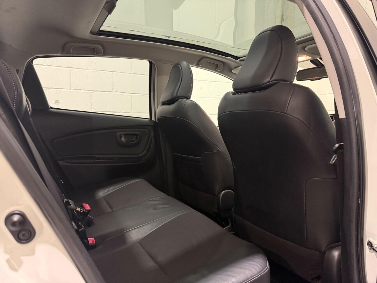 Used Toyota Yaris 2014 for sale - 77320191: Photo 24