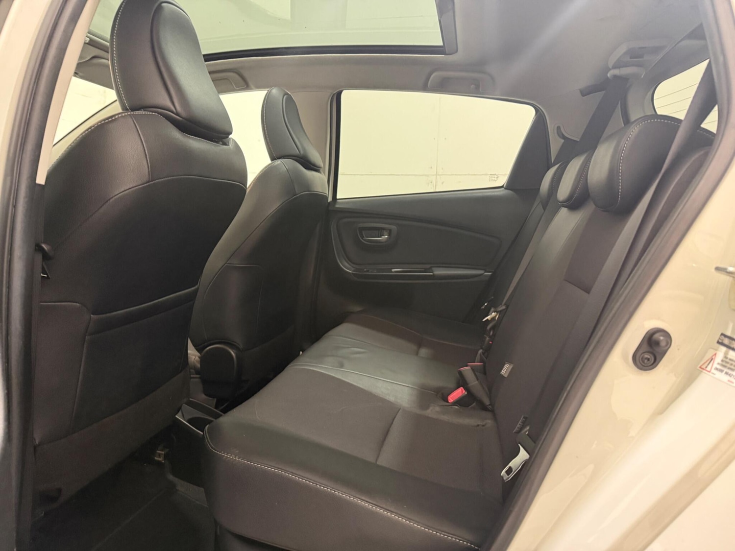 Used Toyota Yaris 2014 for sale - 77320191: Photo 27