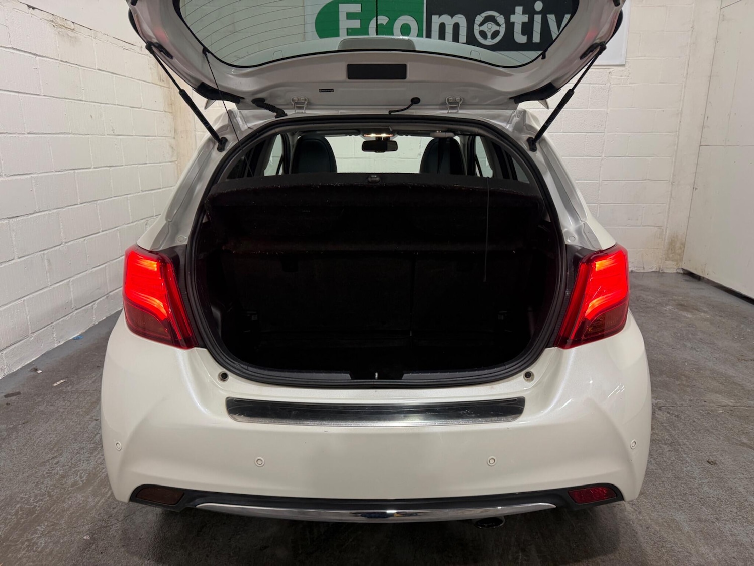 Used Toyota Yaris 2014 for sale - 77320191: Photo 33