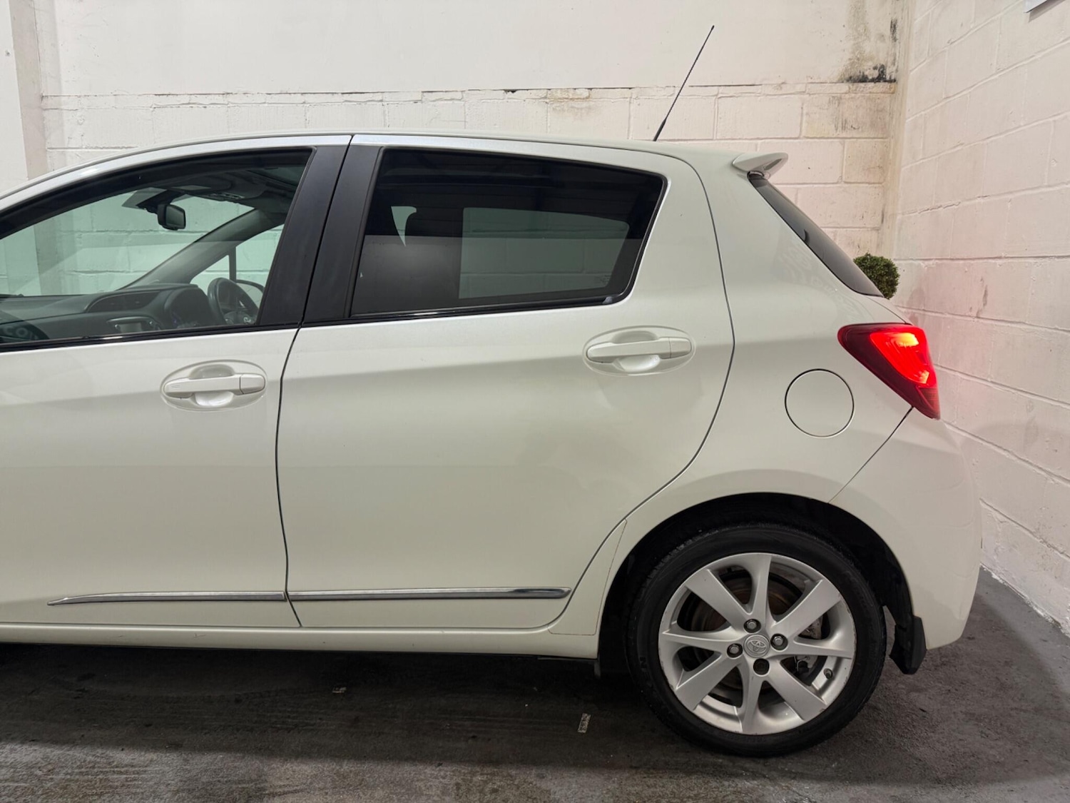 Used Toyota Yaris 2014 for sale - 77320191: Photo 8
