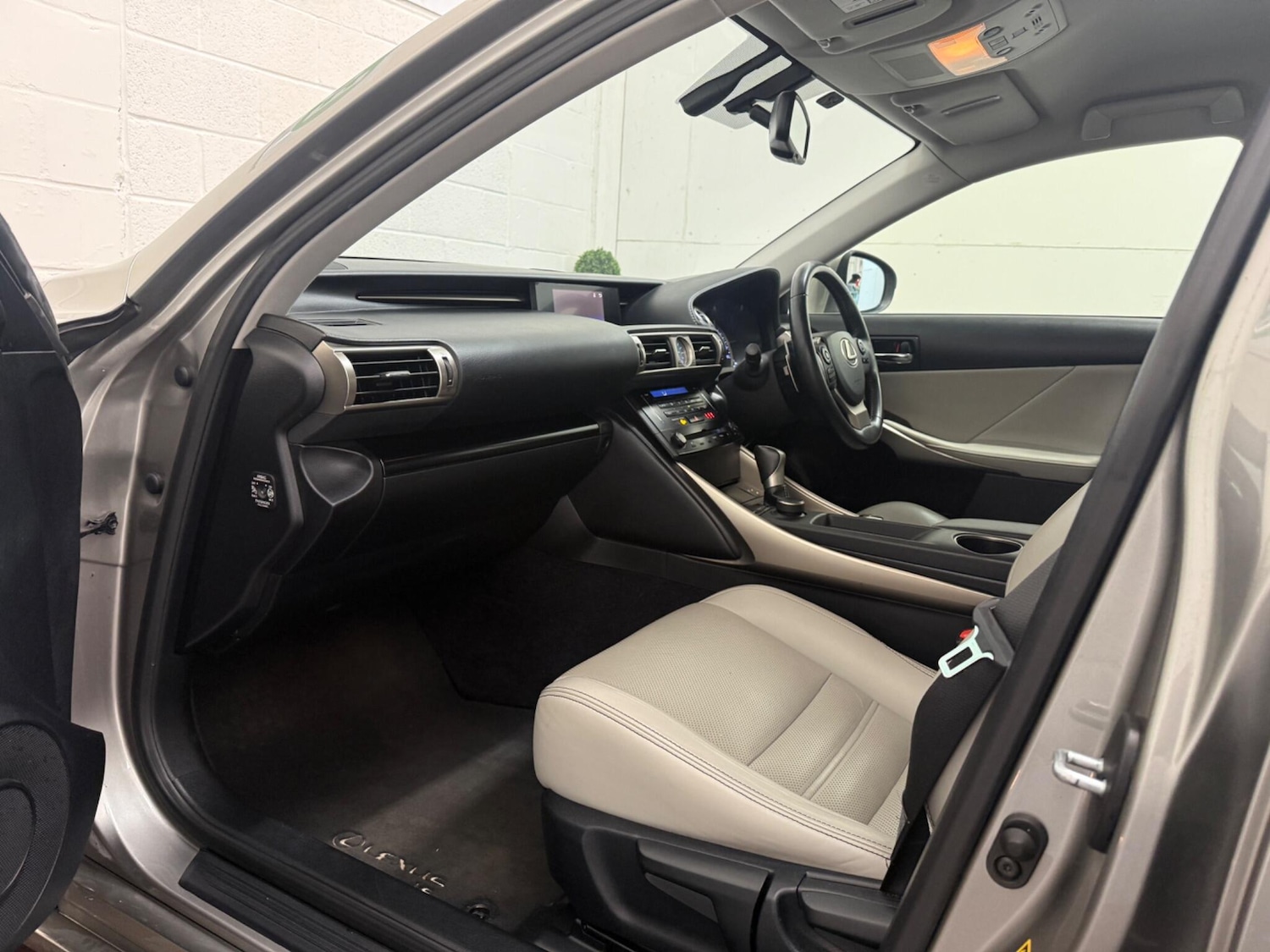 Used Lexus IS 2014 for sale - 78099855: Photo 40