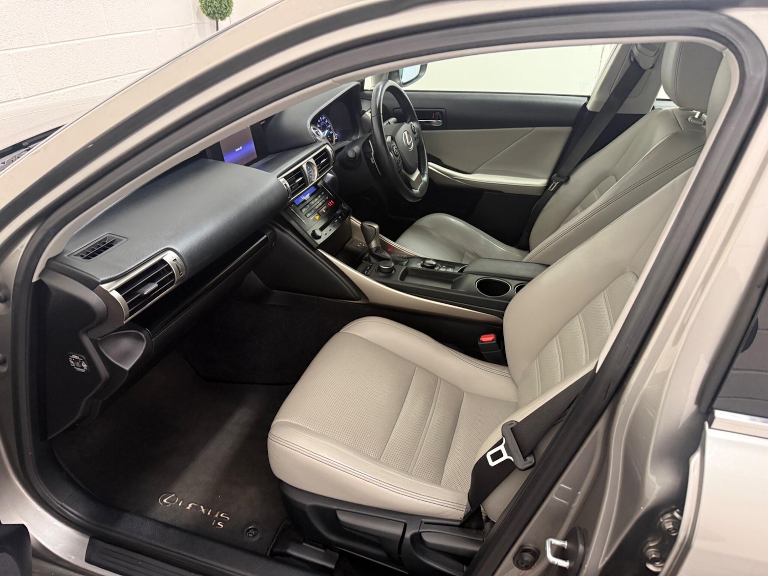 Used Lexus IS 2014 for sale - 78099855: Photo 41