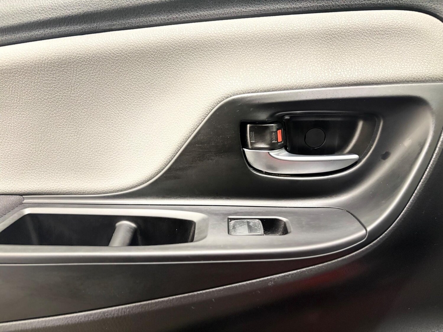 Used Toyota Yaris for sale - 78057635: Photo 40