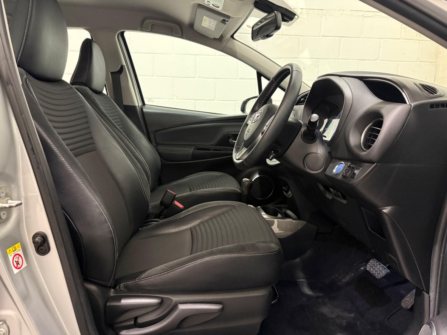 Used Toyota Yaris 2014 for sale - 77202952: Photo 21