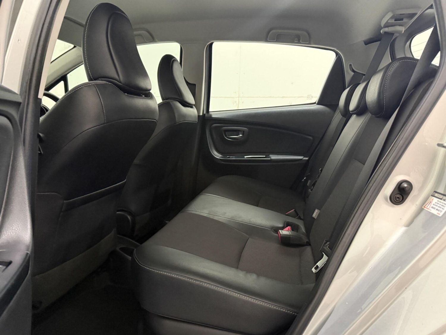 Used Toyota Yaris 2014 for sale - 77202952: Photo 27