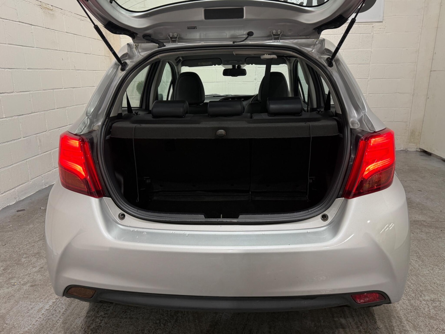 Used Toyota Yaris 2014 for sale - 77202952: Photo 34