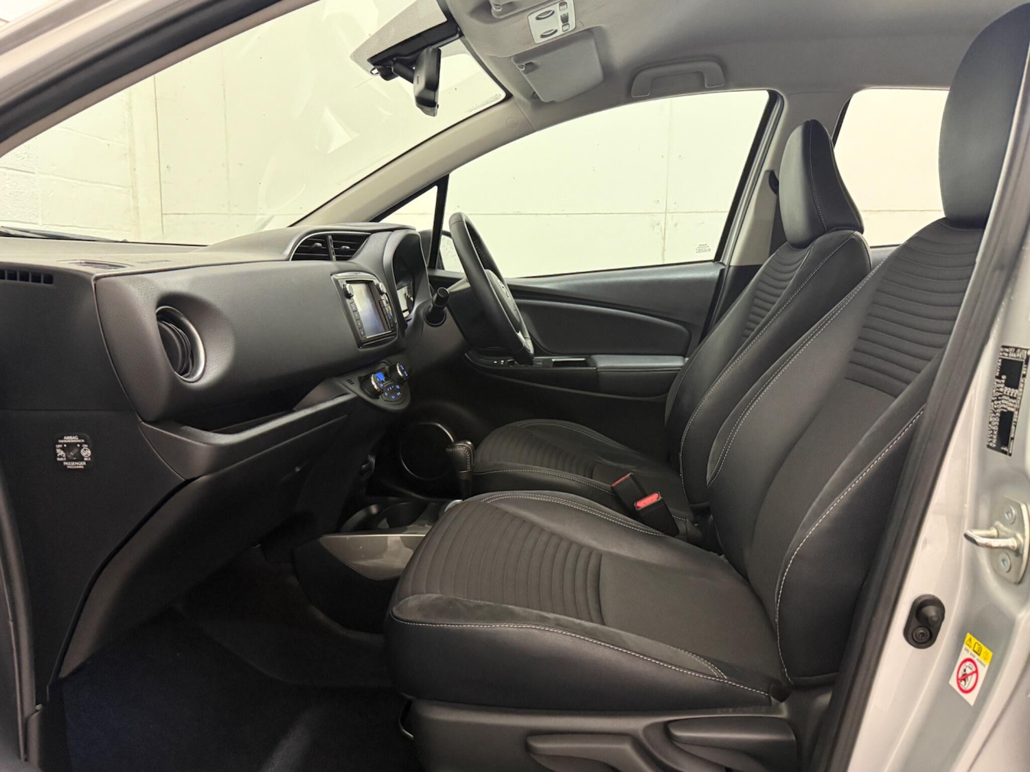 Used Toyota Yaris 2014 for sale - 77202952: Photo 35