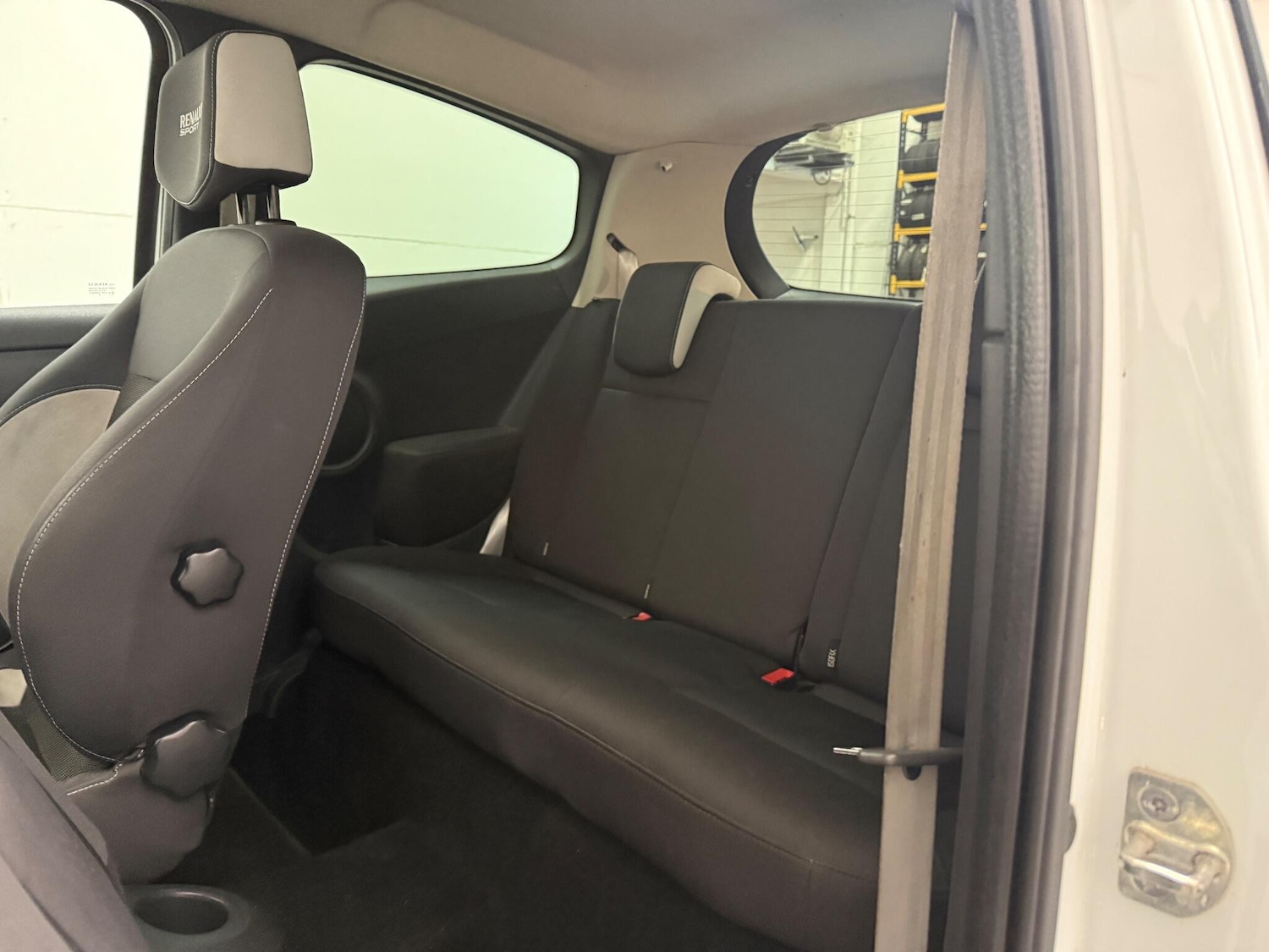 Used Renault Clio for sale - 76538343: Photo 25