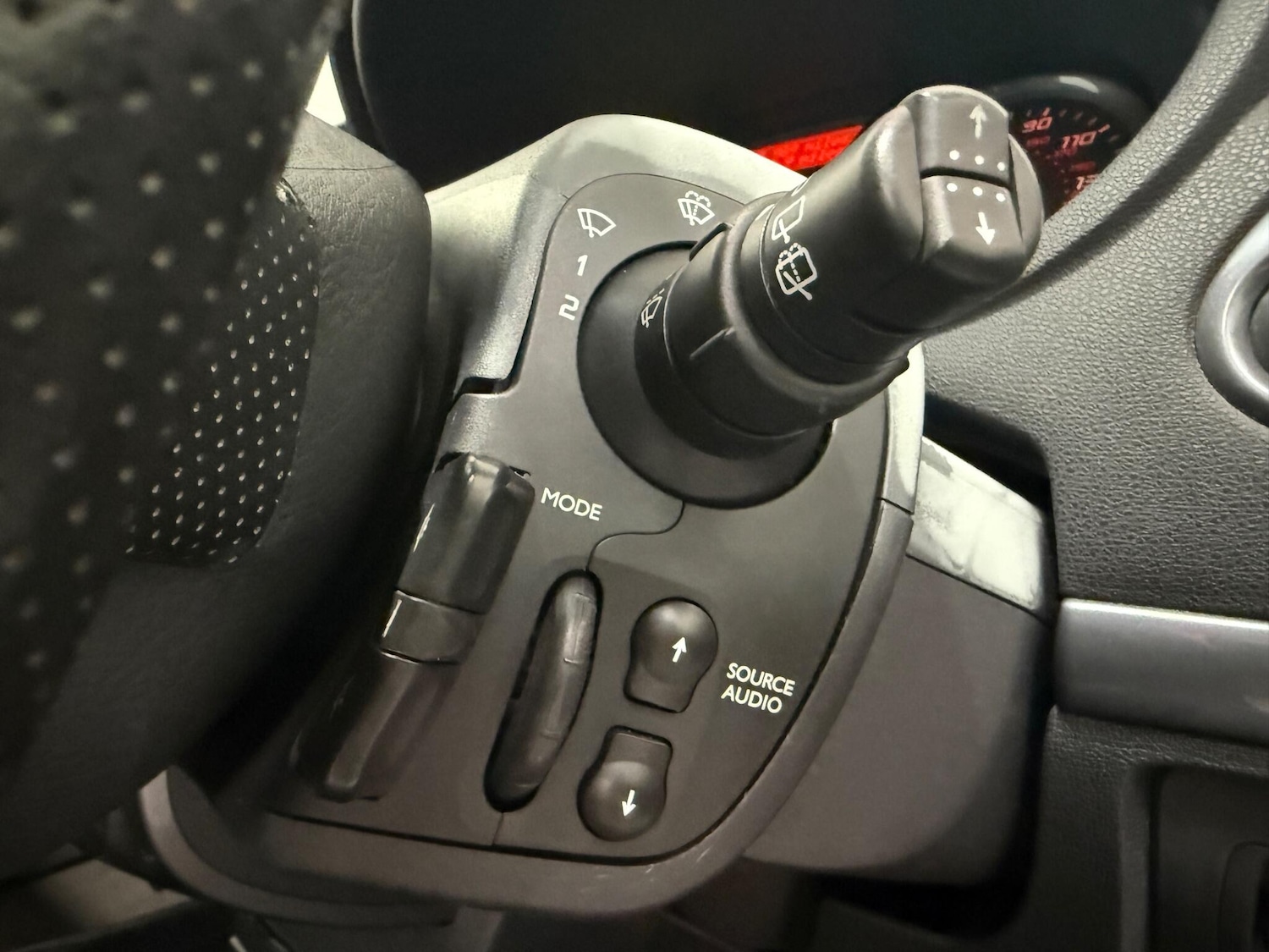 Used Renault Clio for sale - 76538343: Photo 26