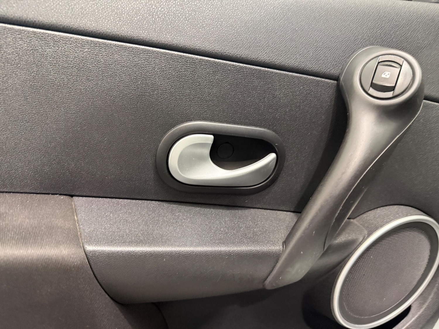 Used Renault Clio for sale - 76538343: Photo 28