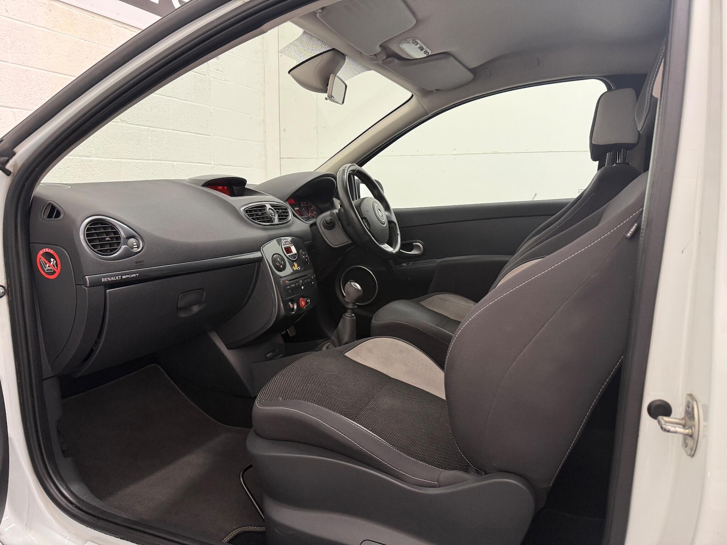 Used Renault Clio for sale - 76538343: Photo 34