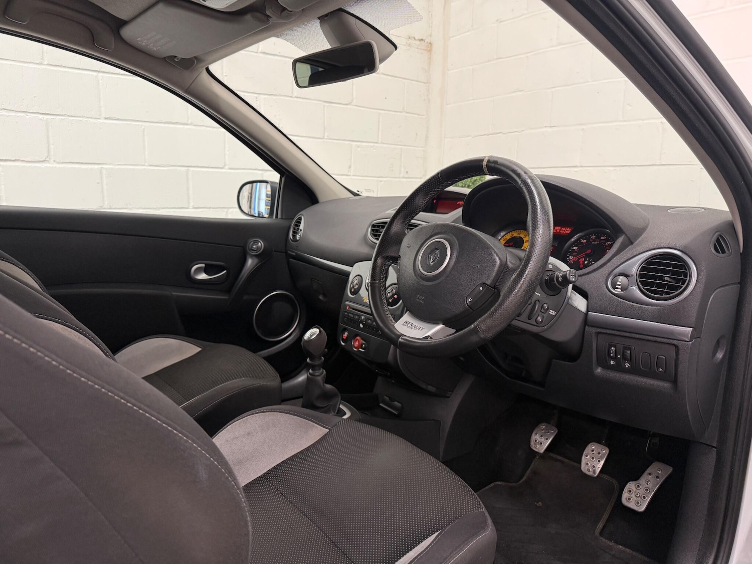 Used Renault Clio for sale - 76538343: Photo 44