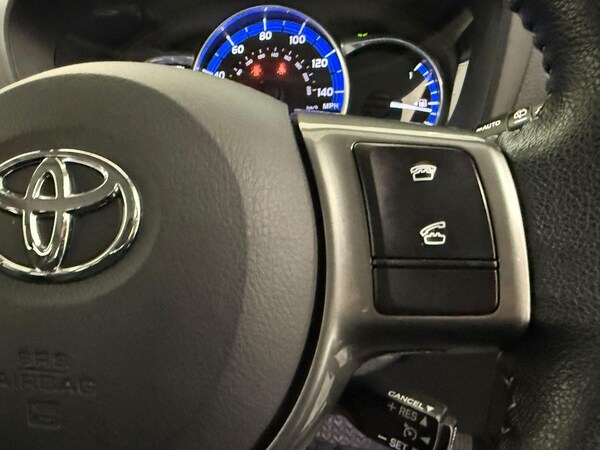 Used Toyota Yaris 2014 for sale - 76020804: Photo 28