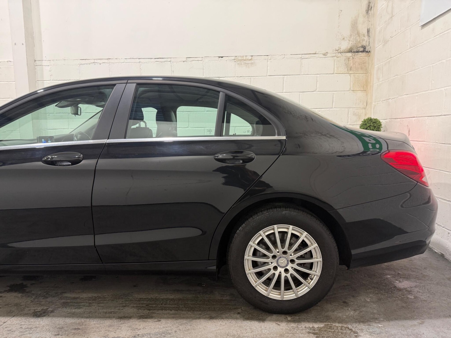 Used Mercedes-Benz C Class 2015 for sale - 77509876: Photo 13