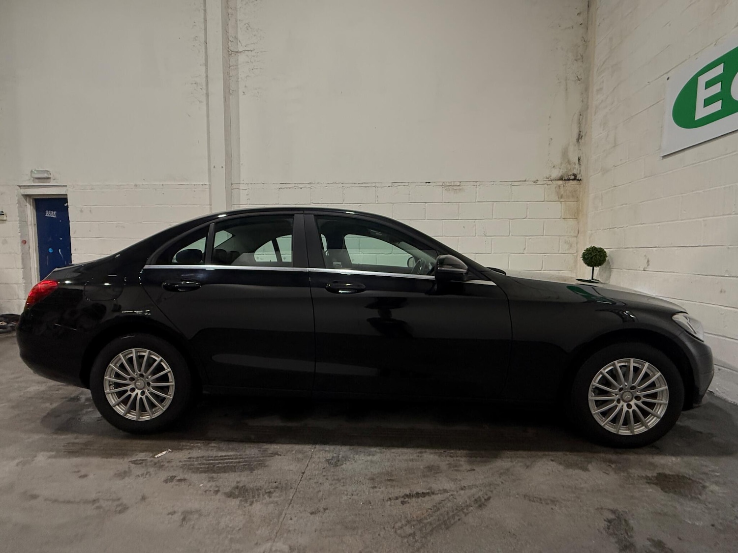 Used Mercedes-Benz C Class 2015 for sale - 77509876: Photo 14