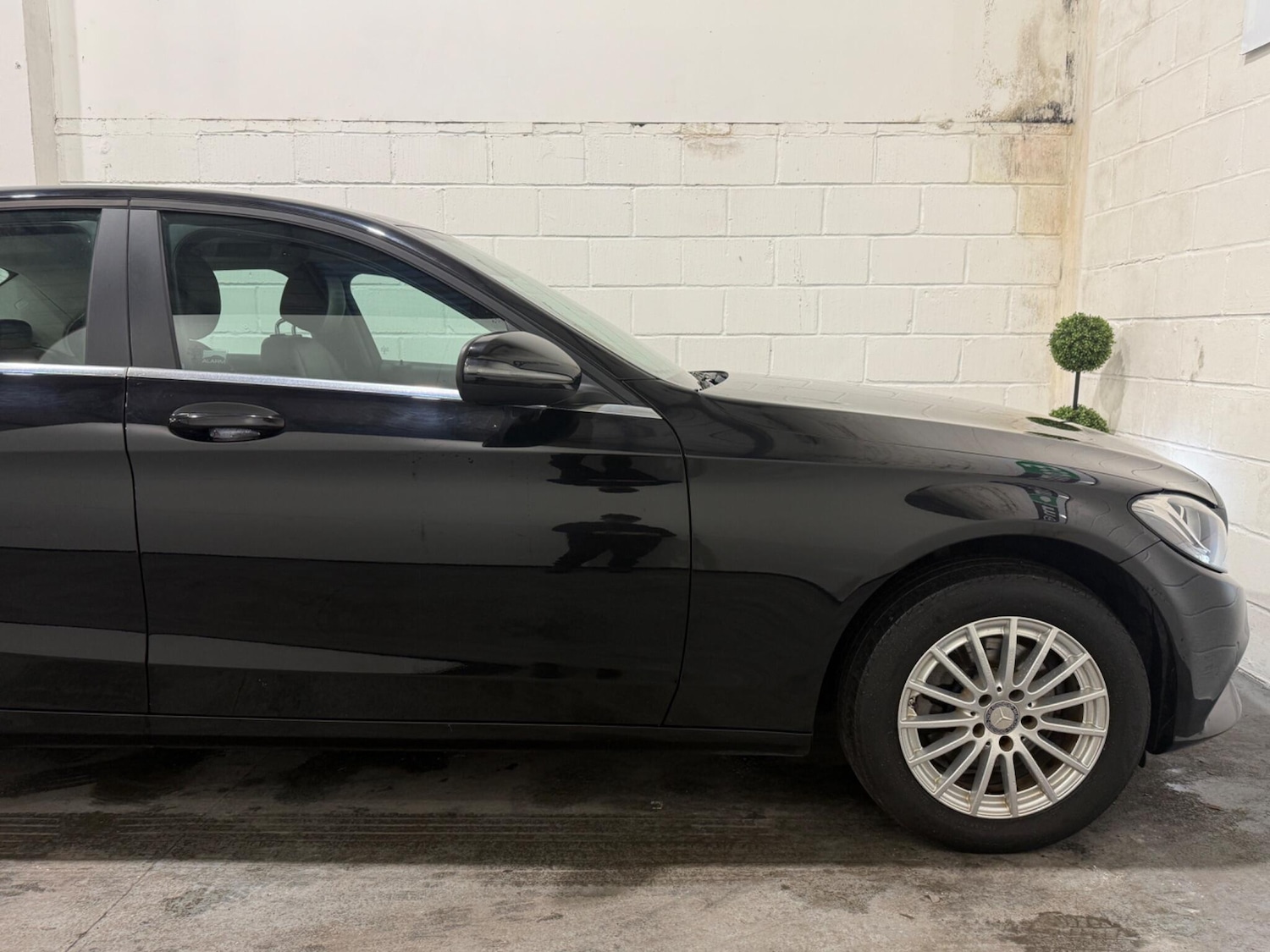 Used Mercedes-Benz C Class 2015 for sale - 77509876: Photo 15