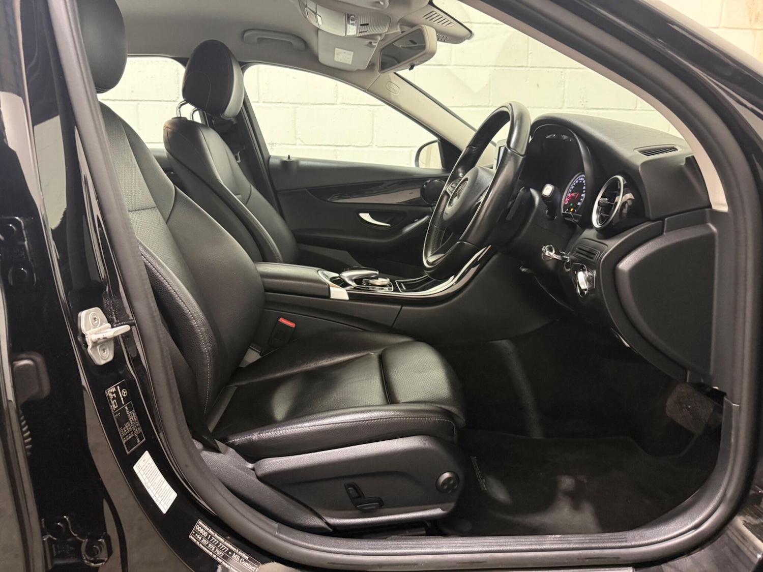 Used Mercedes-Benz C Class 2015 for sale - 77509876: Photo 21