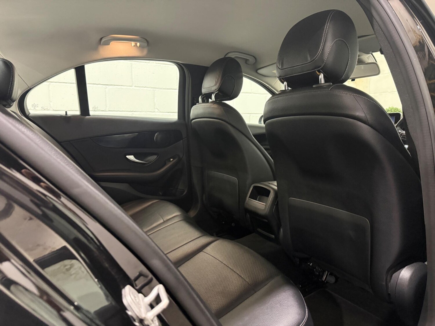 Used Mercedes-Benz C Class 2015 for sale - 77509876: Photo 24