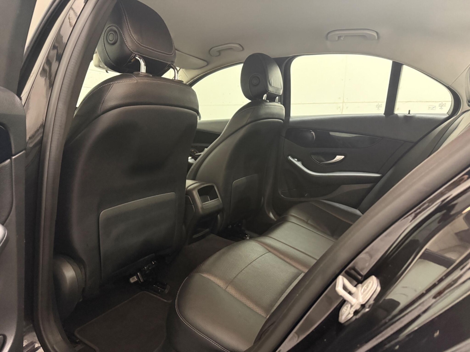 Used Mercedes-Benz C Class 2015 for sale - 77509876: Photo 26