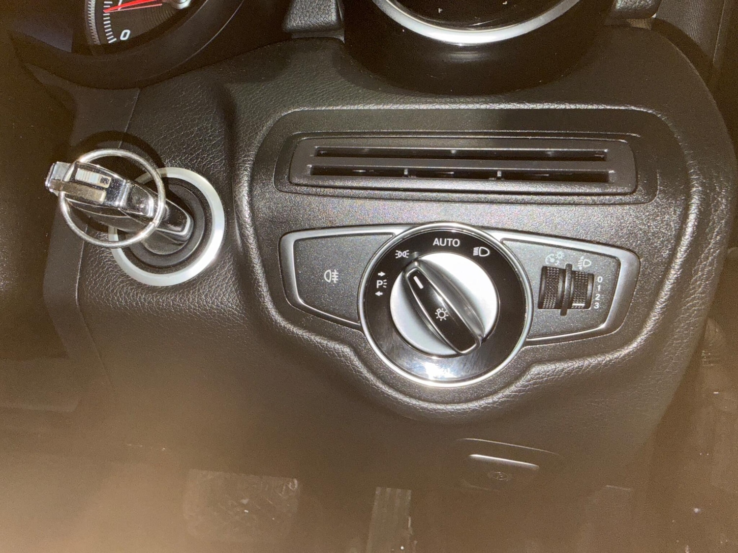 Used Mercedes-Benz C Class 2015 for sale - 77509876: Photo 31