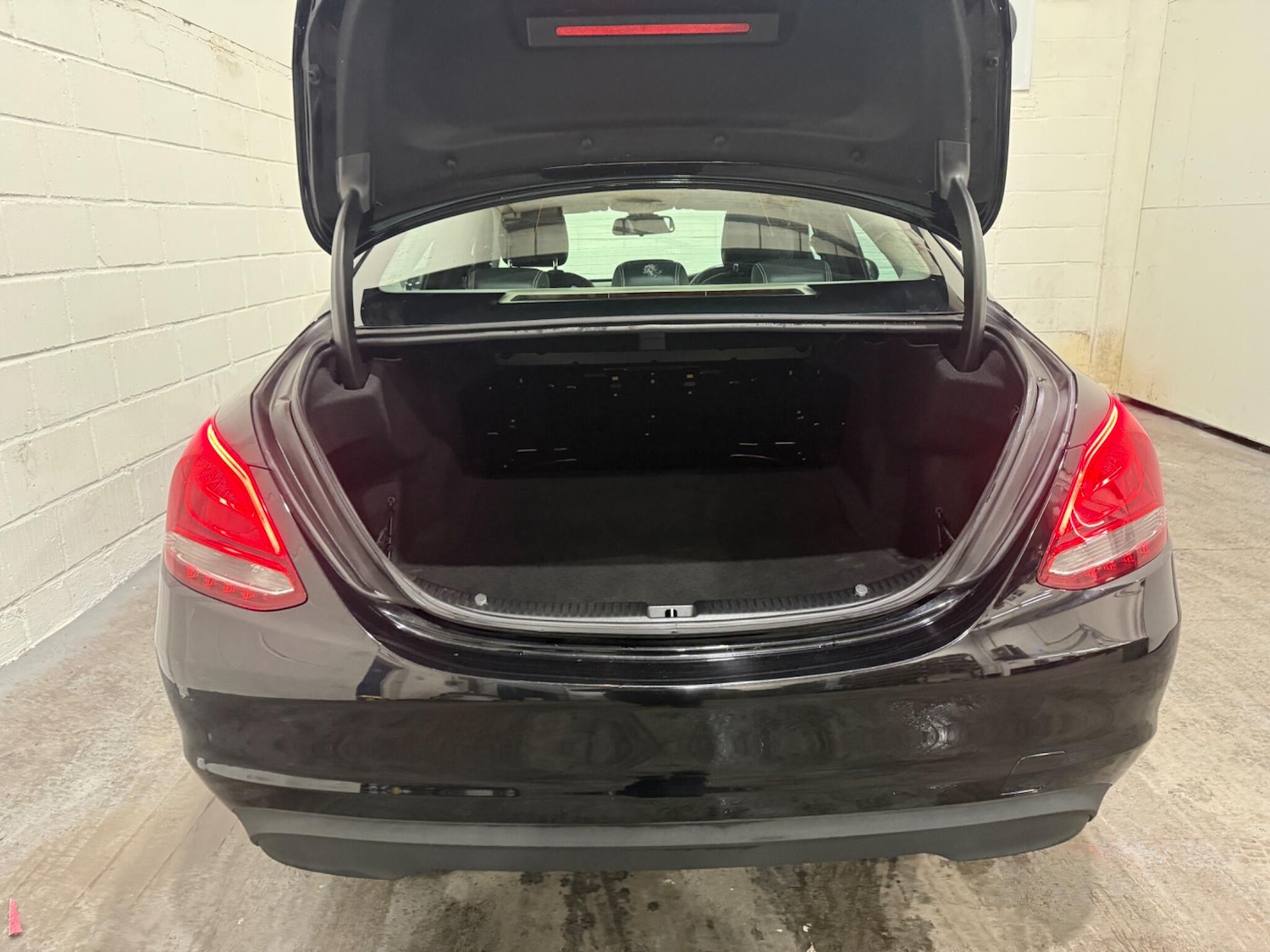 Used Mercedes-Benz C Class 2015 for sale - 77509876: Photo 35