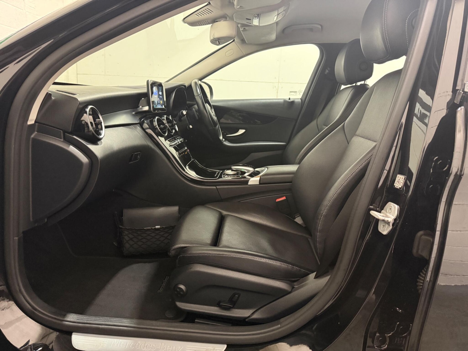 Used Mercedes-Benz C Class 2015 for sale - 77509876: Photo 36