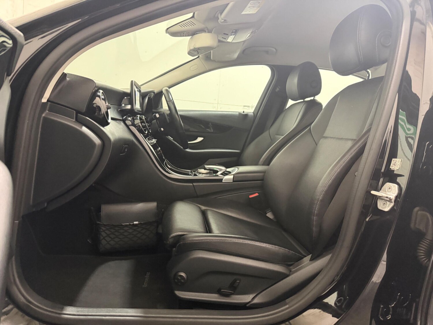 Used Mercedes-Benz C Class 2015 for sale - 77509876: Photo 37