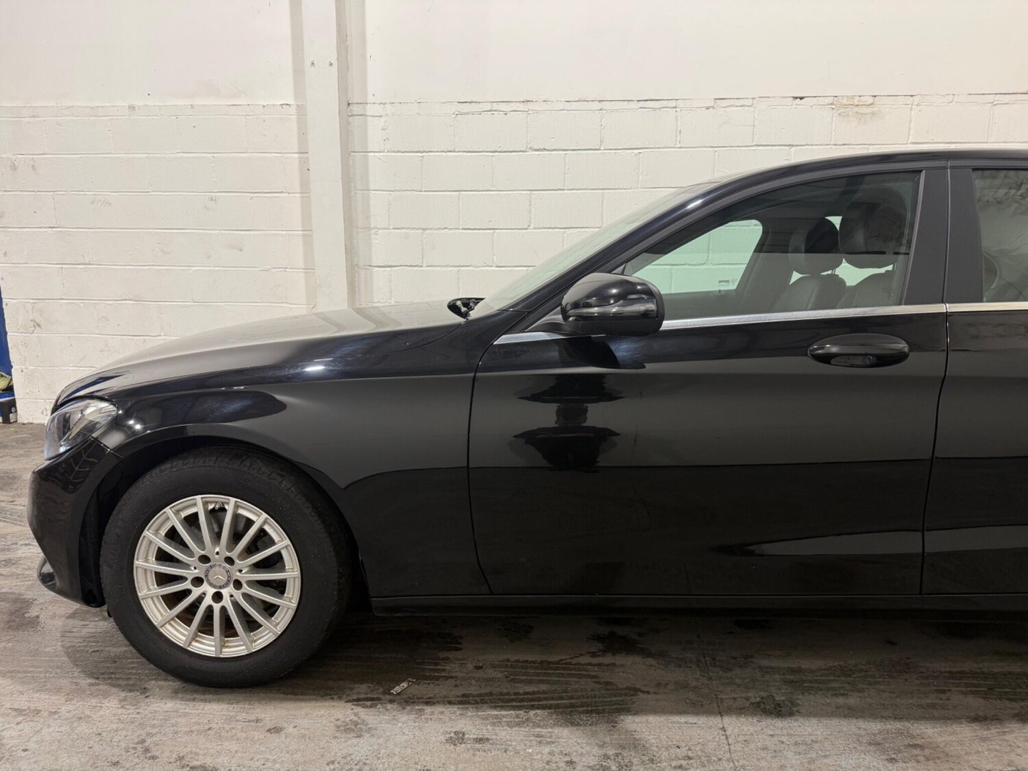 Used Mercedes-Benz C Class 2015 for sale - 77509876: Photo 7